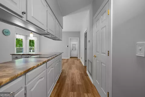 Entry Way - 214 Highland Trl, Lagrange, GA 30240 photo 3 of 6