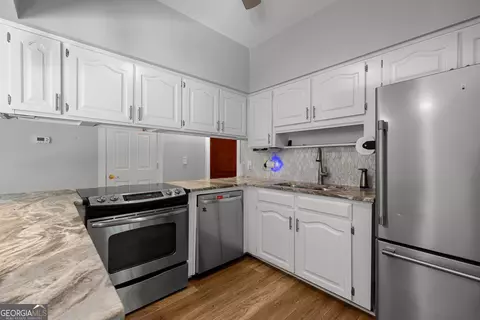 Kitchen - 214 Highland Trl, Lagrange, GA 30240 photo 1 of 1