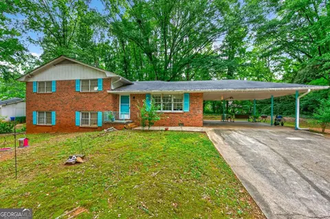 4894 Candlewood Ln, Stone Mountain, GA 30088