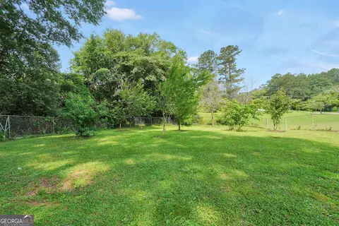 Exterior - 105 Pine St, Barnesville, GA 30204 photo 8 of 8