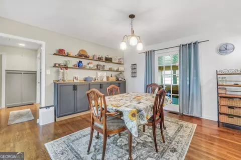 Dining - 105 Pine St, Barnesville, GA 30204 photo 2 of 3