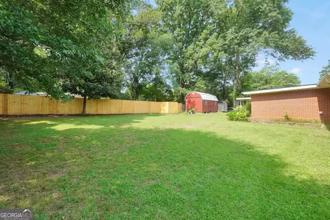 Exterior - 105 Pine St, Barnesville, GA 30204 photo 6 of 8