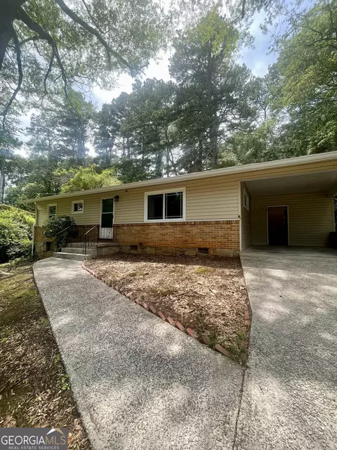 1537 Sagewood Cir, Stone Mountain, GA 30083