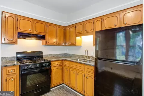 Kitchen - 107 Ellis St, Augusta, GA 30901 photo 1 of 2