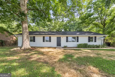 27 Pratt St, Newnan, GA 30263