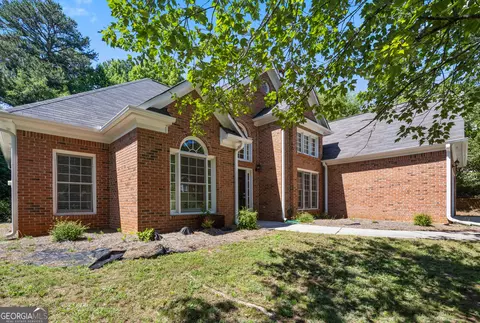 914 Georgian Point Dr, Lawrenceville, GA 30045