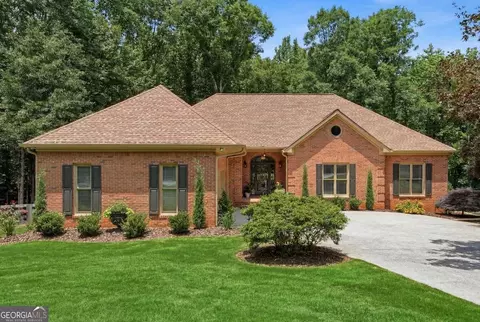 6530 Calamar Dr, Cumming, GA 30040