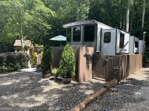 304 Choestoe Valley Cir, Blairsville, GA 30512