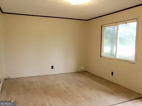 Living - 146 E Wright St, Winder, GA 30680 photo 1 of 2