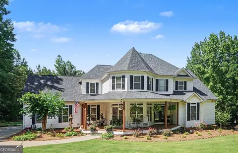 385 Primrose Ln, Pendergrass, GA 30567