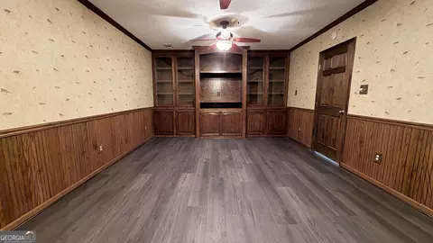 Living - 2477 Upper Big Springs Rd, Lagrange, GA 30241 photo 6 of 6
