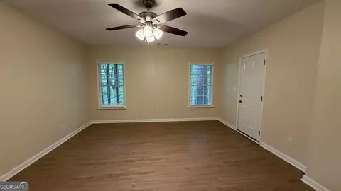 Living - 2477 Upper Big Springs Rd, Lagrange, GA 30241 photo 5 of 6