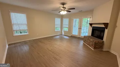 Living - 2477 Upper Big Springs Rd, Lagrange, GA 30241 photo 2 of 6