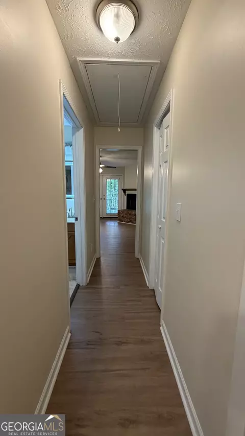 Entry Way - 2477 Upper Big Springs Rd, Lagrange, GA 30241 photo 2 of 5