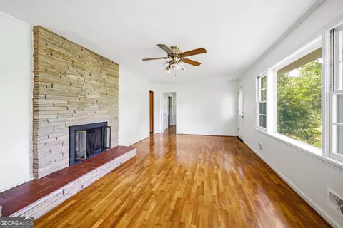 Living - 151 Tiny Rdg, Cornelia, GA 30531 photo 2 of 4