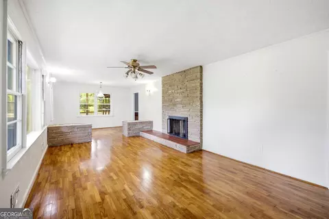 Living - 151 Tiny Rdg, Cornelia, GA 30531 photo 4 of 4