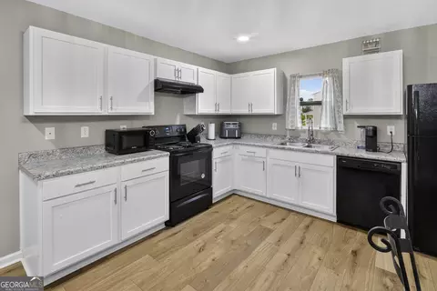 Kitchen - 345 Arthurs Ln, Covington, GA 30016 photo 1 of 1