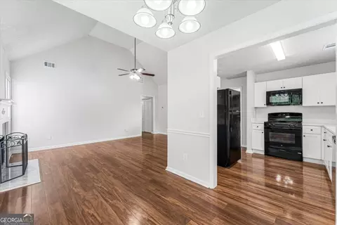 Entry Way - 1312 Vine Cir, Mcdonough, GA 30253 photo 3 of 7