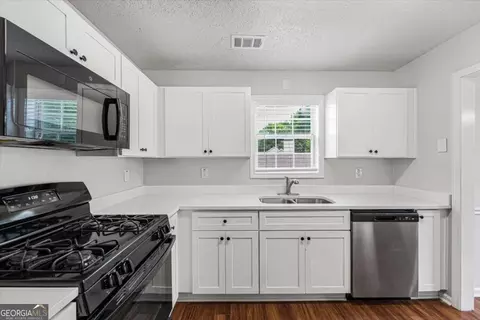Kitchen - 1312 Vine Cir, Mcdonough, GA 30253 photo 2 of 2