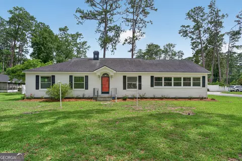 808 Seminole Trl, Waycross, GA 31501