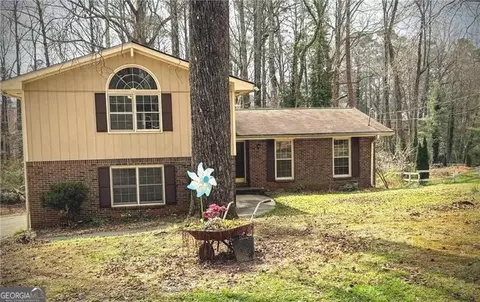 4093 Hideaway Dr, Tucker, GA 30084
