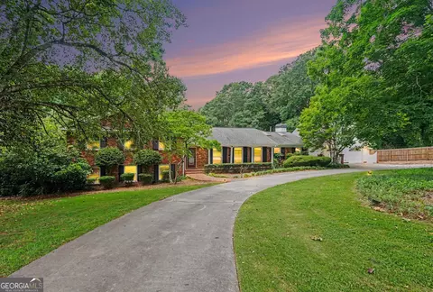 326 Fayette Dr, Winder, GA 30680
