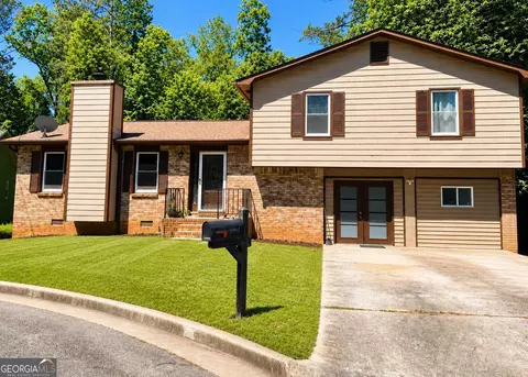 4431 Autumn Hill Dr, Stone Mountain, GA 30083