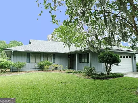 2 Lauren Ct, Savannah, GA 31419