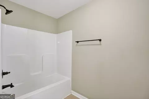 Bath - 402 Renee Rd, Pendergrass, GA 30567 photo 5 of 5
