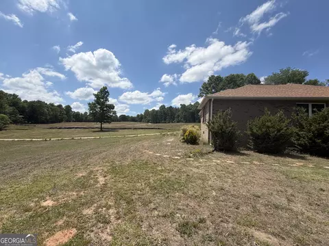 Exterior - 402 Renee Rd, Pendergrass, GA 30567 photo 10 of 21