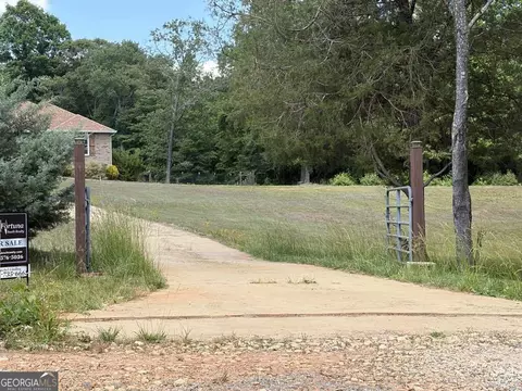 Exterior - 402 Renee Rd, Pendergrass, GA 30567 photo 5 of 21