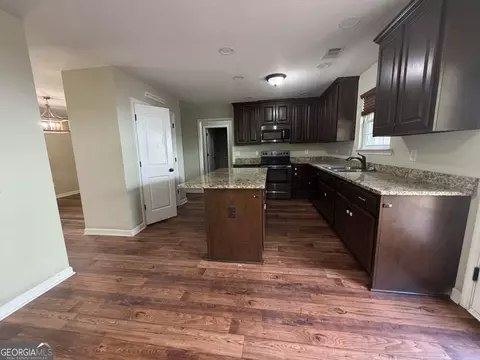 Kitchen - 402 Renee Rd, Pendergrass, GA 30567 photo 1 of 1