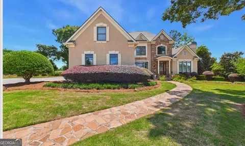 240 Fairways Dr, Warner Robins, GA 31088
