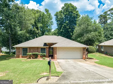 1381 Shady Cove Ln, Lawrenceville, GA 30043