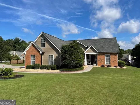 1881 Hampton Walk Ct, Hoschton, GA 30548