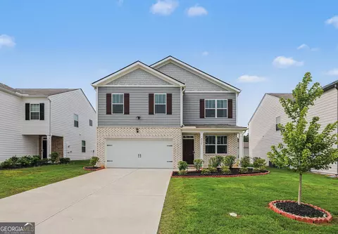 8236 Castleton Dr, Fairburn, GA 30213