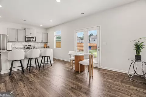 8236 Castleton Dr, Fairburn, GA 30213 photo 8