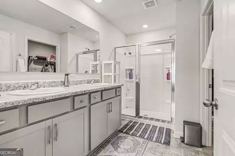 8236 Castleton Dr, Fairburn, GA 30213 photo 17