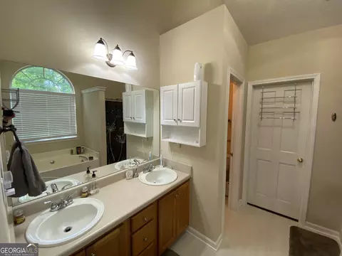 Bath - 312 Cascade Ct, Hampton, GA 30228 photo 1 of 4
