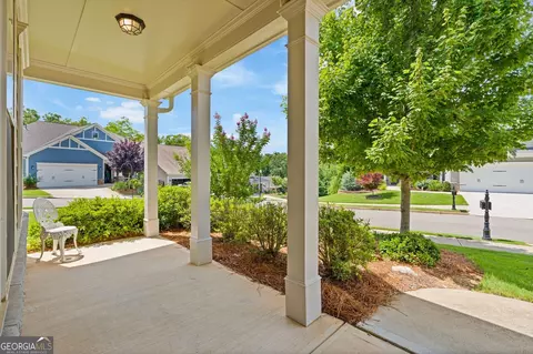 Exterior - 400 Laurel Spring Ct, Canton, GA 30114 photo 2 of 9