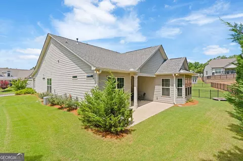 Exterior - 400 Laurel Spring Ct, Canton, GA 30114 photo 4 of 9