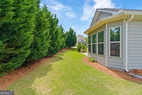Exterior - 400 Laurel Spring Ct, Canton, GA 30114 photo 5 of 9