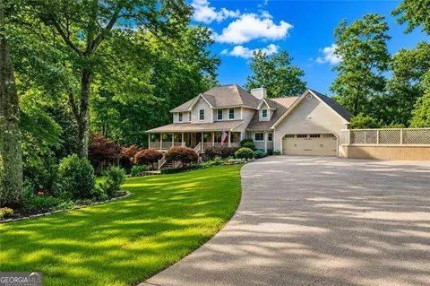 31 Fawn Lake Trl NE, White, GA 30184