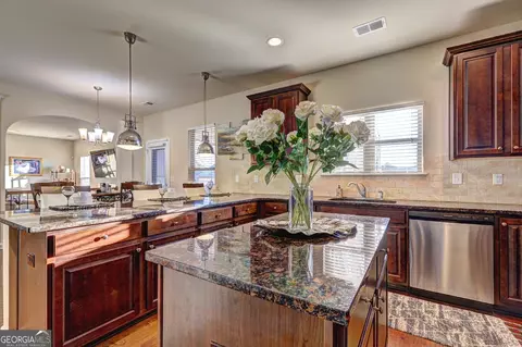 Kitchen - 609 Caledon Way, Hampton, GA 30228 photo 1 of 4