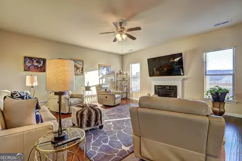 Living - 609 Caledon Way, Hampton, GA 30228 photo 3 of 5