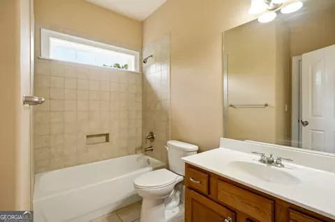 Bath - 4200 Donington Way, Hampton, GA 30228 photo 2 of 5