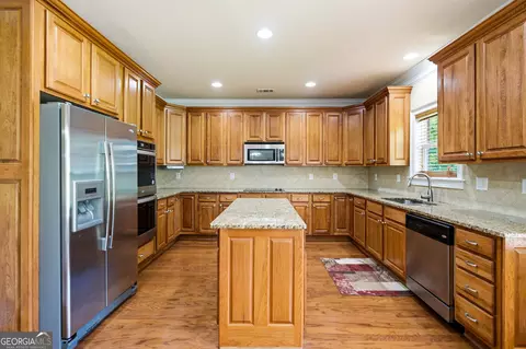 Kitchen - 4200 Donington Way, Hampton, GA 30228 photo 2 of 5