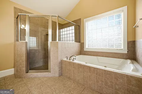 Bath - 4200 Donington Way, Hampton, GA 30228 photo 1 of 5