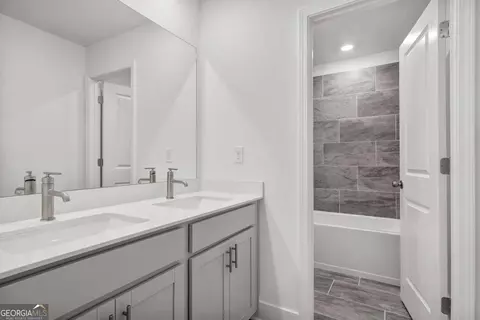 Bath - 121 Armory Creek Dr, Jackson, GA 30233 photo 2 of 2