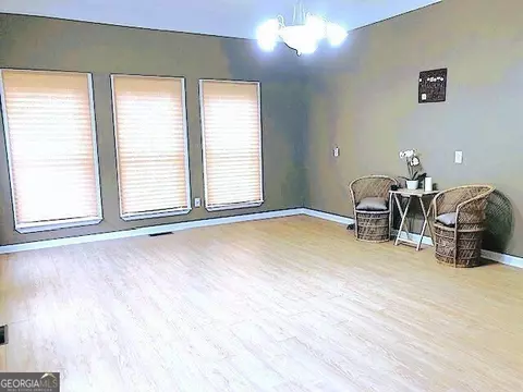Living - 960 Mcentyre Loop SE, Calhoun, GA 30701 photo 8 of 9